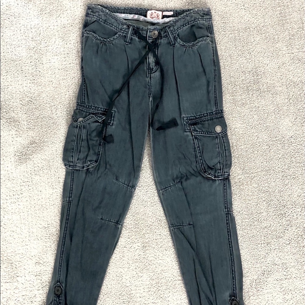 Cute Juicy Couture cargo pants